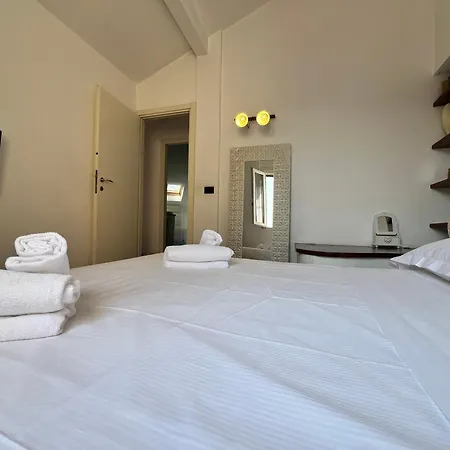 شقة Casa Del Pozzo, 90 Mq, 2b 1b, Cozy Top-floor Ligurian Stay, No Lift, Steps From The Sea *