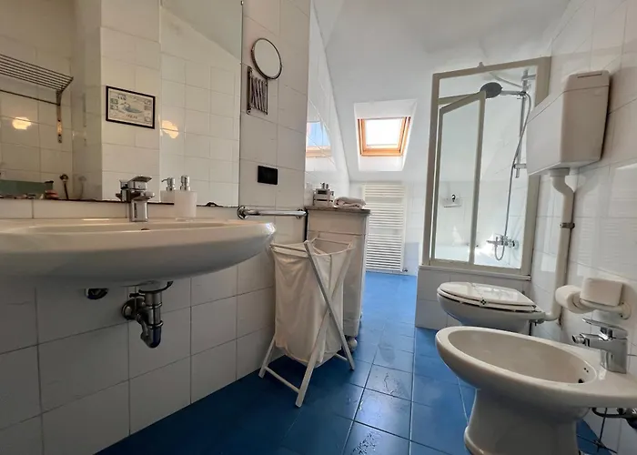 Апартаменты Casa Del Pozzo, 90 Mq, 2b 1b, Cozy Top-floor Ligurian Stay, No Lift, Steps From The Sea