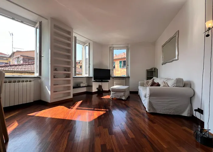 Casa Del Pozzo, 90 Mq, 2b 1b, Cozy Top-floor Ligurian Stay, No Lift, Steps From The Sea *