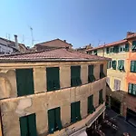 Apartment Casa Del Pozzo, 90 Mq, 2b 1b, Cozy Top-floor Ligurian Stay, No Lift, Steps From The Sea