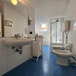 Casa Del Pozzo, 90 Mq, 2b 1b, Cozy Top-floor Ligurian Stay, No Lift, Steps From The Sea Apartment Rapallo