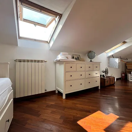Apartment Casa Del Pozzo, 90 Mq, 2b 1b, Cozy Top-floor Ligurian Stay, No Lift, Steps From The Sea
